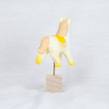 Load image into Gallery viewer, montomi - Horse on a stand
