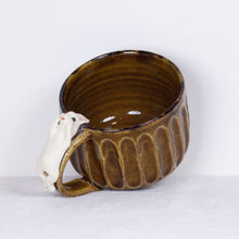 Load image into Gallery viewer, Yukurite - Ceramic mug cup with white bunny

