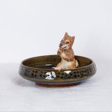 Load image into Gallery viewer, Yukurite - Ceramic small plate with sitting Shiba
