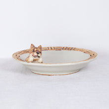 Load image into Gallery viewer, Yukurite - Ceramic small plate with chilling Shiba
