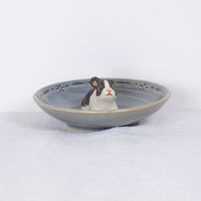 Load image into Gallery viewer, Yukurite - Ceramic small plate with bunny
