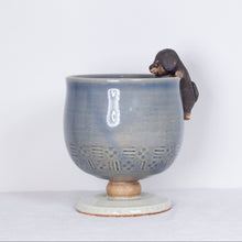 Load image into Gallery viewer, Yukurite - Ceramic wine cup with dachshund
