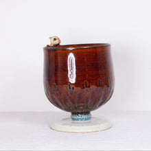 Load image into Gallery viewer, Yukurite - Ceramic wine cup with flying squirrel
