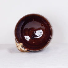 Load image into Gallery viewer, Yukurite - Ceramic wine cup with flying squirrel

