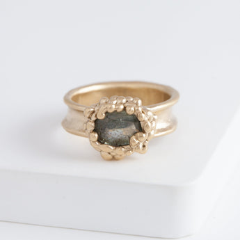 Lichen OOAK green sapphire ring