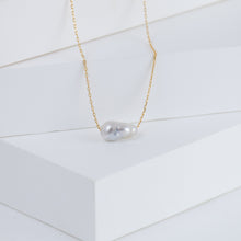 Load image into Gallery viewer, Kidney white pearl necklace
