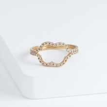 Load image into Gallery viewer, Cotton flower silhouette diamond ring (large yellow gold)
