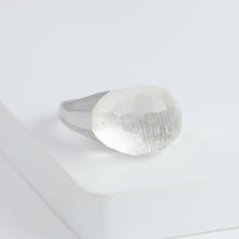 Load image into Gallery viewer, Mini rock faceted round himalaya quartz ring - silver
