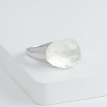 Load image into Gallery viewer, Mini rock faceted round himalaya quartz ring - silver
