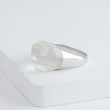 Load image into Gallery viewer, Mini rock faceted round himalaya quartz ring - silver
