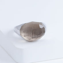 Load image into Gallery viewer, Mini rock faceted round smoky quartz ring - silver
