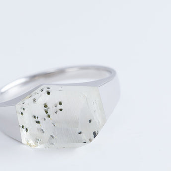 Mini rock crystal Japanese quartz ring - silver