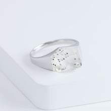 Load image into Gallery viewer, Mini rock crystal Japanese quartz ring - silver

