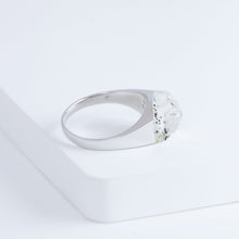 Load image into Gallery viewer, Mini rock crystal Japanese quartz ring - silver
