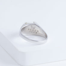 Load image into Gallery viewer, Mini rock crystal Japanese quartz ring - silver
