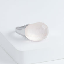 Load image into Gallery viewer, Mini rock faceted round rose quartz ring - silver
