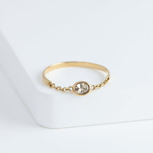Load image into Gallery viewer, Gemstone oval champagne colored sapphire chain ring
