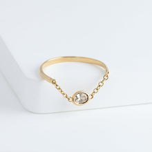 Load image into Gallery viewer, Gemstone oval champagne colored sapphire chain ring
