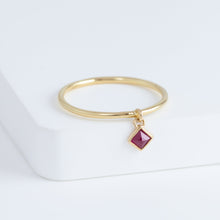 Load image into Gallery viewer, Swinging square ruby ring

