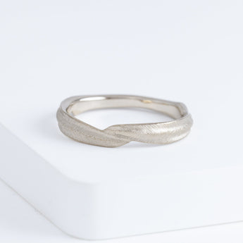 Eucalyptus 3.6mm white gold ring