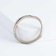 Load image into Gallery viewer, Eucalyptus 3.6mm white gold ring
