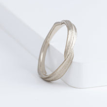 Load image into Gallery viewer, Eucalyptus 3.6mm white gold ring
