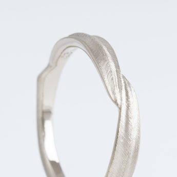 Eucalyptus 3.6mm white gold ring