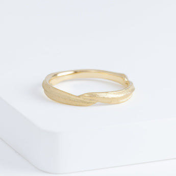Eucalyptus 3.0mm yellow gold ring