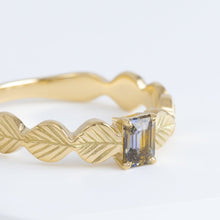 Load image into Gallery viewer, Leaf one-of-a-kind rectangular bicolor sapphire ring
