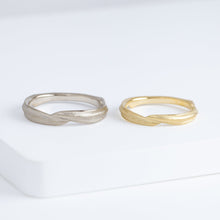 Load image into Gallery viewer, Eucalyptus 3.0mm yellow gold ring
