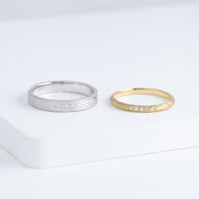 Load image into Gallery viewer, Plumage timeless 2.0mm yellow gold ring with five diamonds
