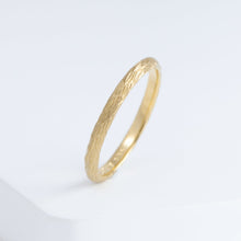 Load image into Gallery viewer, Plumage timeless 2.0mm yellow gold ring with five diamonds
