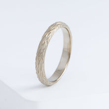 Load image into Gallery viewer, Plumage timeless 2.7mm white gold ring with one diamond
