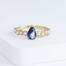 Load image into Gallery viewer, Pebble little one-of-a-kind pear shaped bi-color sapphire ring
