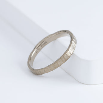 Eon 2.5mm white gold ring