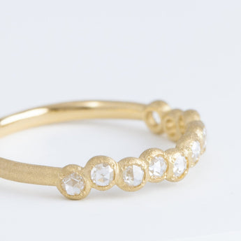 Pebble little diamond ring