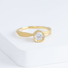Load image into Gallery viewer, Tullip solitaire diamond ring (made-to-order)
