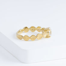 Load image into Gallery viewer, Leaf solitaire diamond ring (made-to-order)
