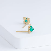 Load image into Gallery viewer, Spread sugarloaf emerald studs
