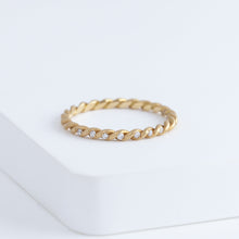 Load image into Gallery viewer, Twist diamonds ring

