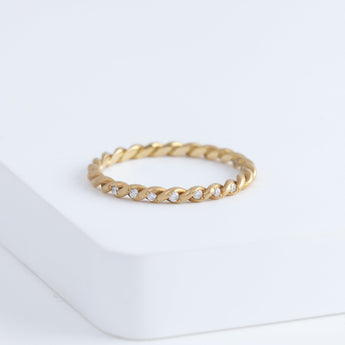 Twist diamonds ring