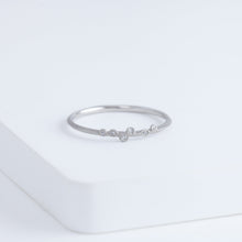 Load image into Gallery viewer, Spread six diamonds platinum ring
