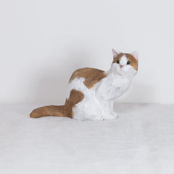 Ryoji Bannai - #2615 Brown and white side sitting cat