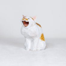 Load image into Gallery viewer, Ryoji Bannai - #2604 Brown and white yawning cat
