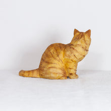 Load image into Gallery viewer, Ryoji Bannai - #2608 Orange tabby side sitting cat
