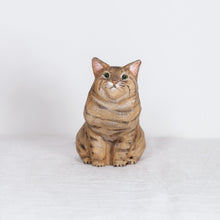 Load image into Gallery viewer, Ryoji Bannai - #2610 Brown tabby sitting cat
