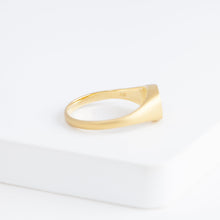 Load image into Gallery viewer, Small happy face signet ring with sparkly cheeks (18K Yellow Gold)
