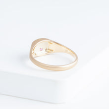 Load image into Gallery viewer, Small oval mouth face signet ring with sparkly cheeks
