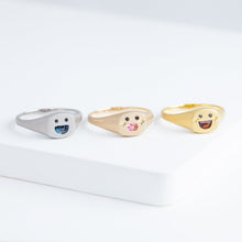 Load image into Gallery viewer, Small happy face signet ring with sparkly cheeks (18K Yellow Gold)
