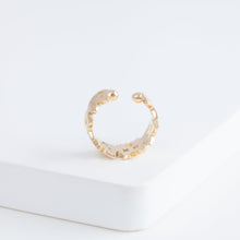 Load image into Gallery viewer, Cat iconic ear cuff
